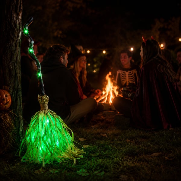 Animated Moving Witch Broom - Light - Sound - Motion
